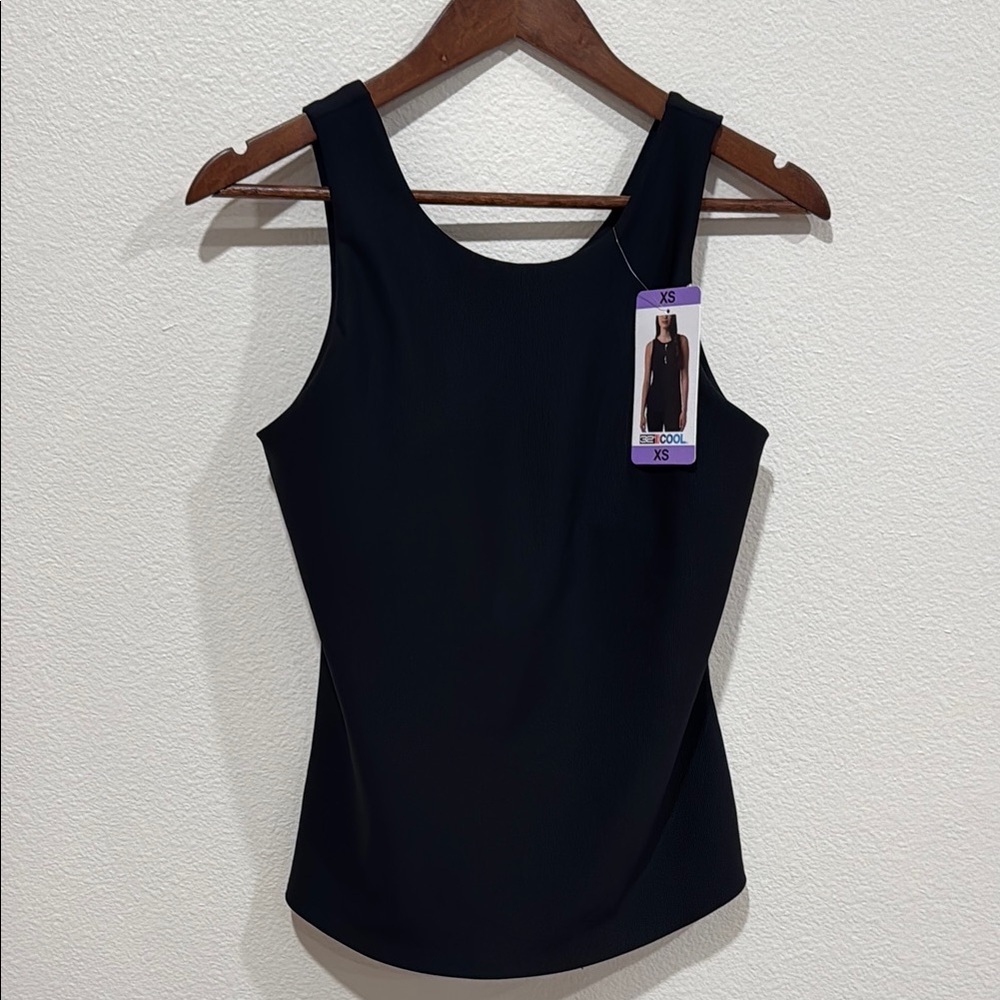 32 Degrees Black Sleeveless Fitted Tank